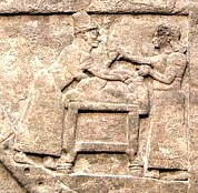 Scena di estispicina in un rilievo neo-assiro dal palazzo nord-ovest di Nimrud, sala B, ortostato 8 (parte superiore)