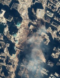 dopo il crollo; la foto è capovolta per permettere il confronto con l'immagine ripresa prima degli attentati